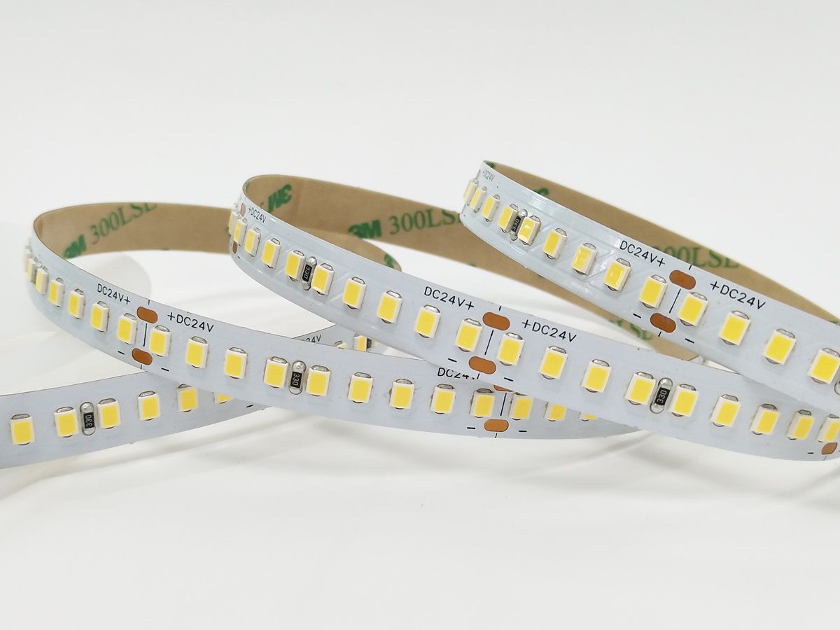 Tira de luces LED de 210 lm/W 